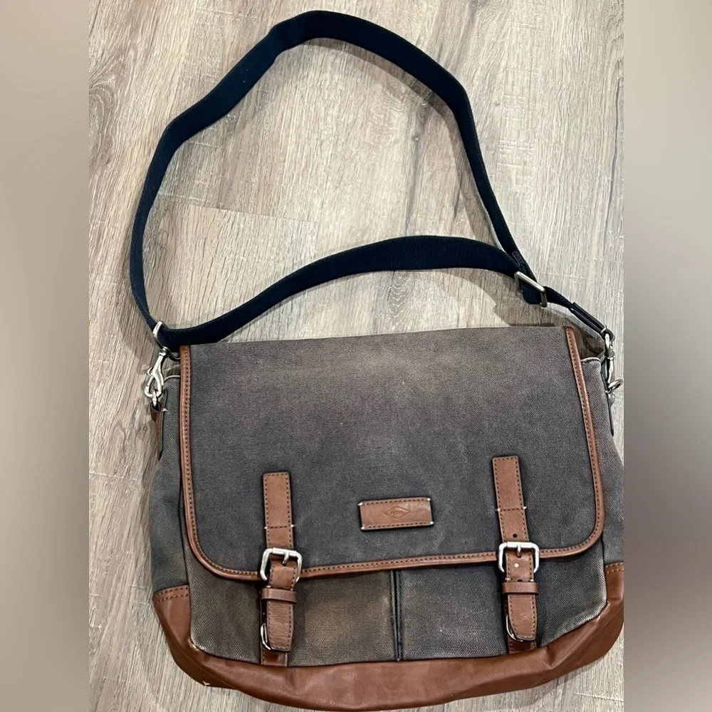 FOSSIL Leather Canvas Messenger Bag VTG Distressed Satchel Laptop Business Bag
